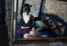 miss-fiona-kissing-dominastudio-lux-berlin
